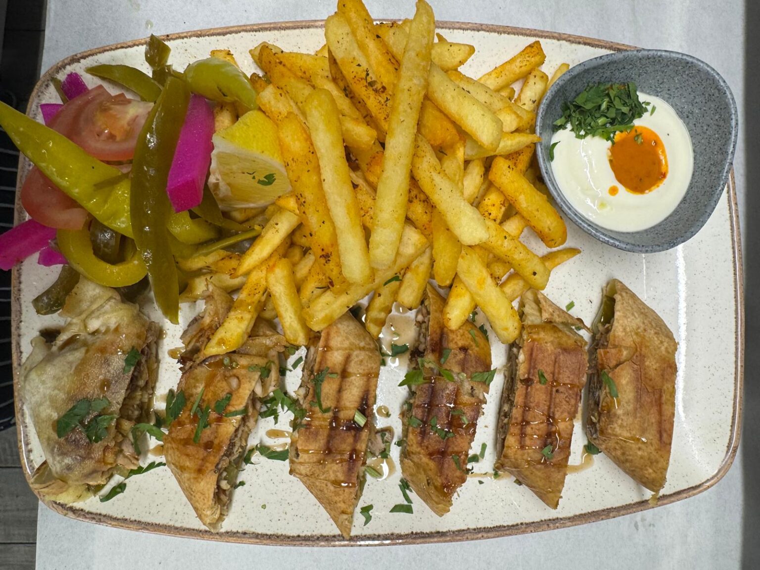 ArabiC shawarma slice with chips